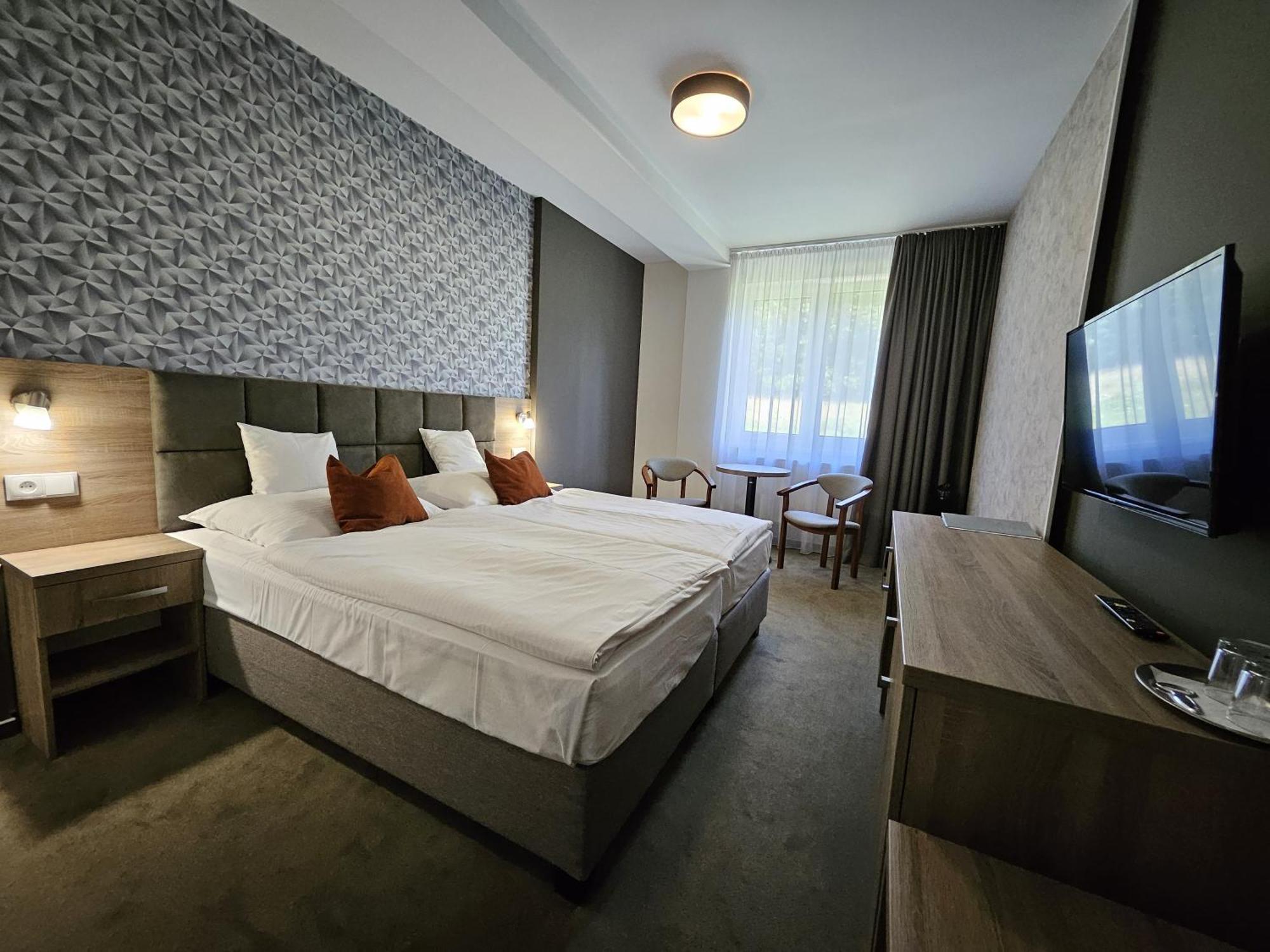 Hotel Slavia Svidnik Spa & Restaurant Exterior photo