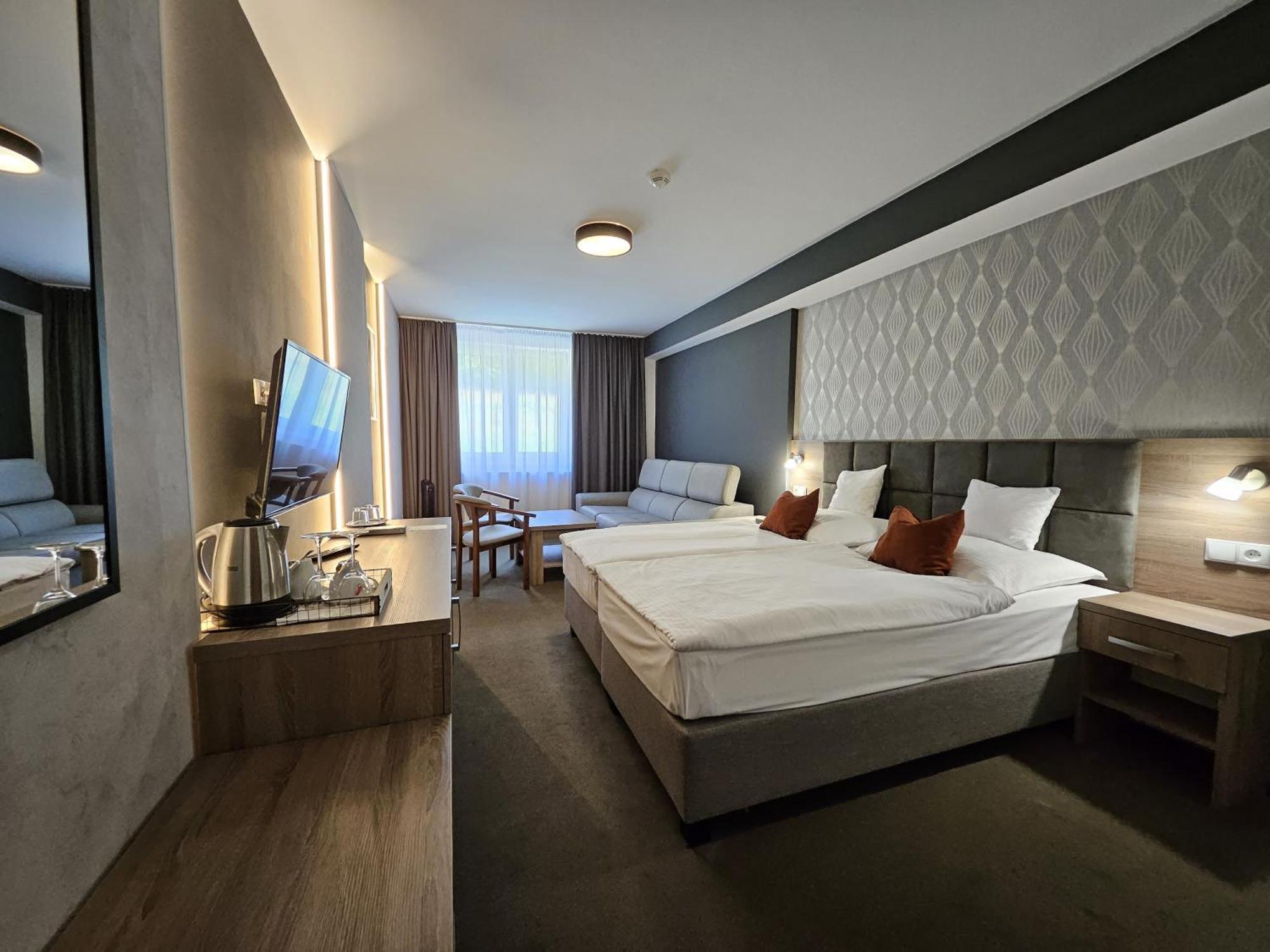 Hotel Slavia Svidnik Spa & Restaurant Exterior photo